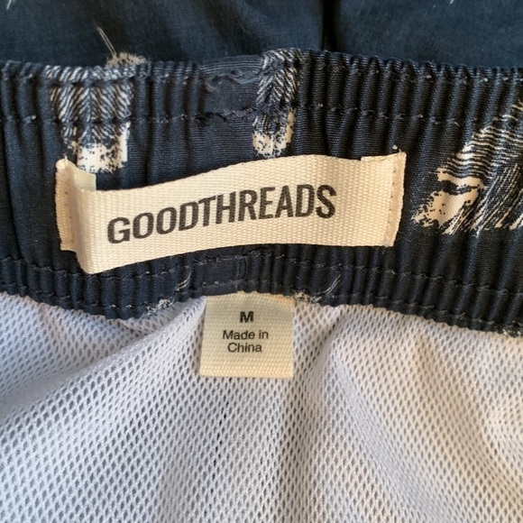 Goodthreads Navy Blue Feather print Men’s swim trunks‎ size M NWT - Picture 5 of 13
